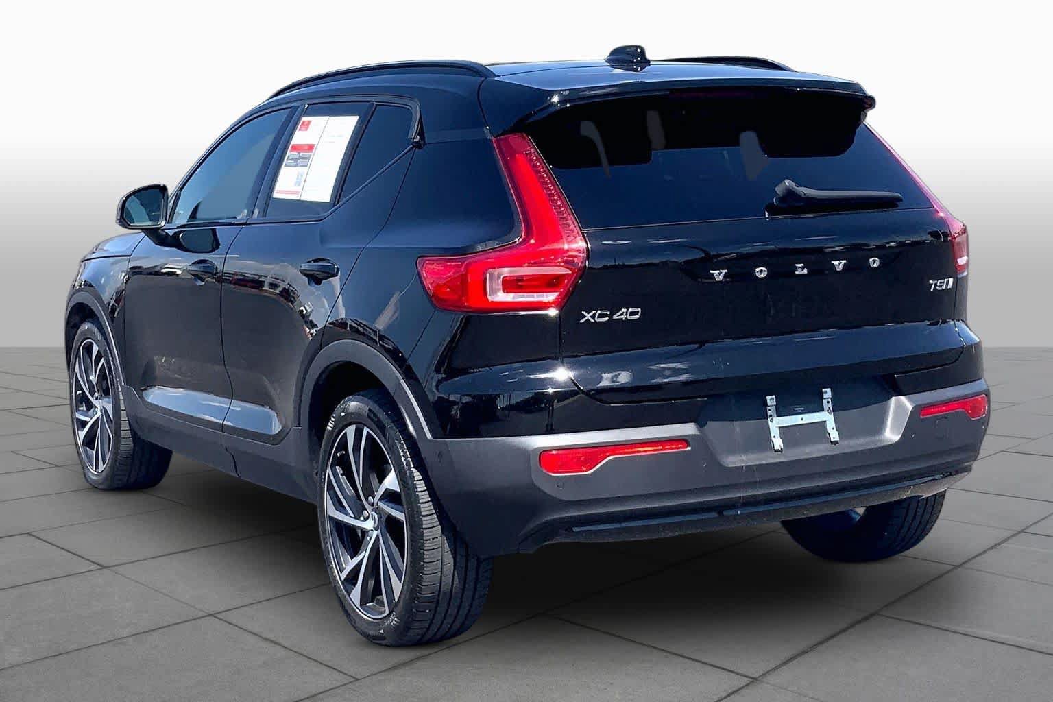 Used 2021 Volvo XC40 T5 R-Design w/ Protection Package Premier AWD/4WD image 12