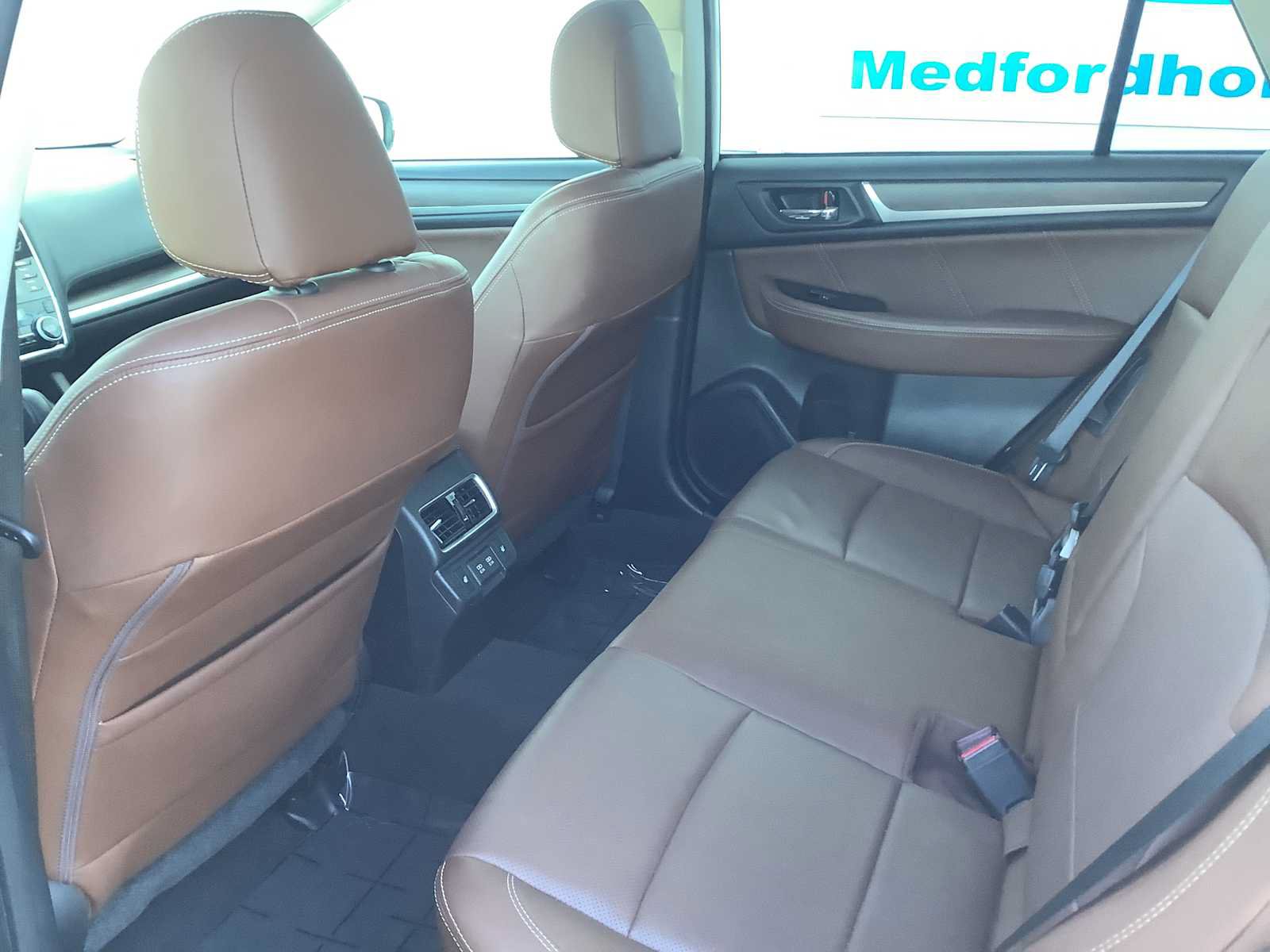 Used 2019 Subaru Outback 3.6R Touring w/ Popular Package #3A AWD/4WD image 12