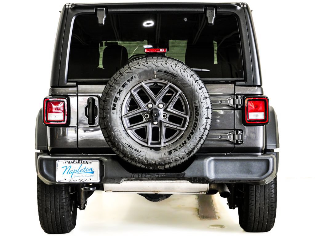 Used 2025 Jeep Wrangler Unlimited Sport AWD/4WD image 8