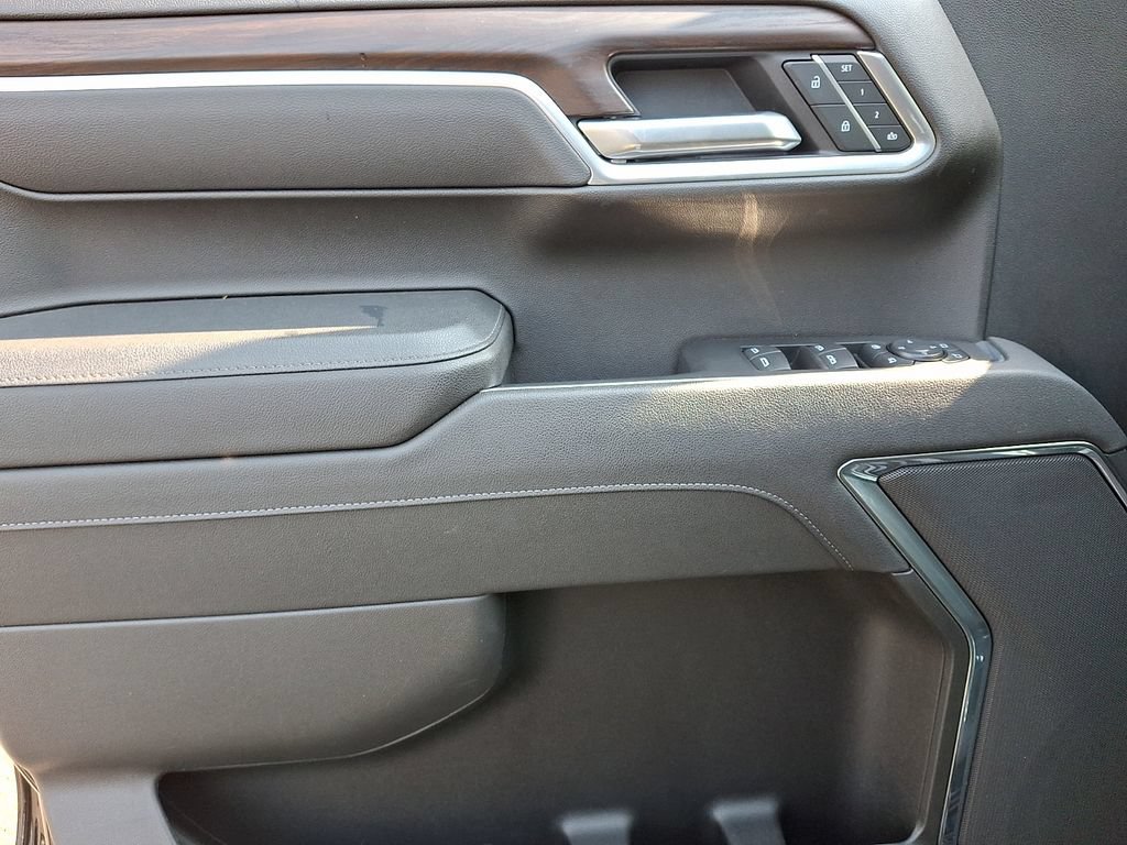 Used 2026 GMC Sierra 1500 SLT AWD/4WD image 12