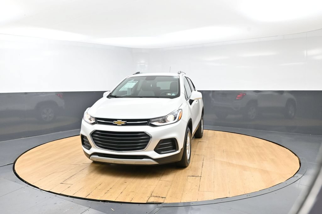Used 2022 Chevrolet Trax LT w/ LT Convenience Package AWD/4WD image 5