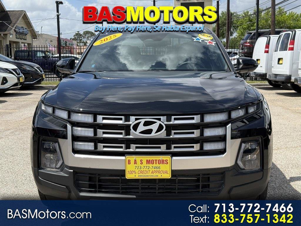 Used 2025 Hyundai Santa Cruz SE FWD image 1