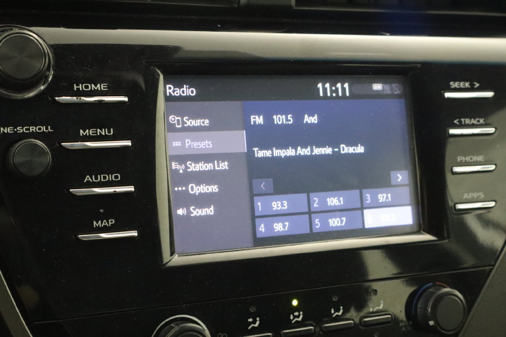 Used 2019 Toyota Camry LE FWD image 27