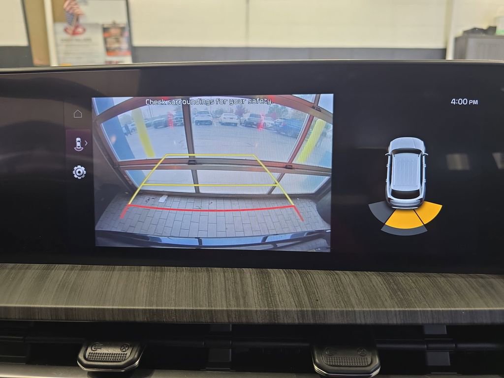 Used 2024 Kia Telluride EX w/ EX Captain's Chair Package image 25