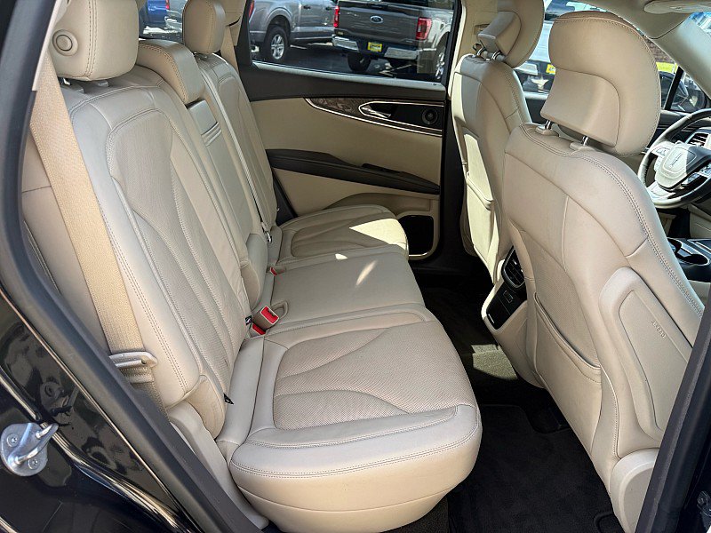 Used 2019 Lincoln Nautilus Reserve FWD image 18