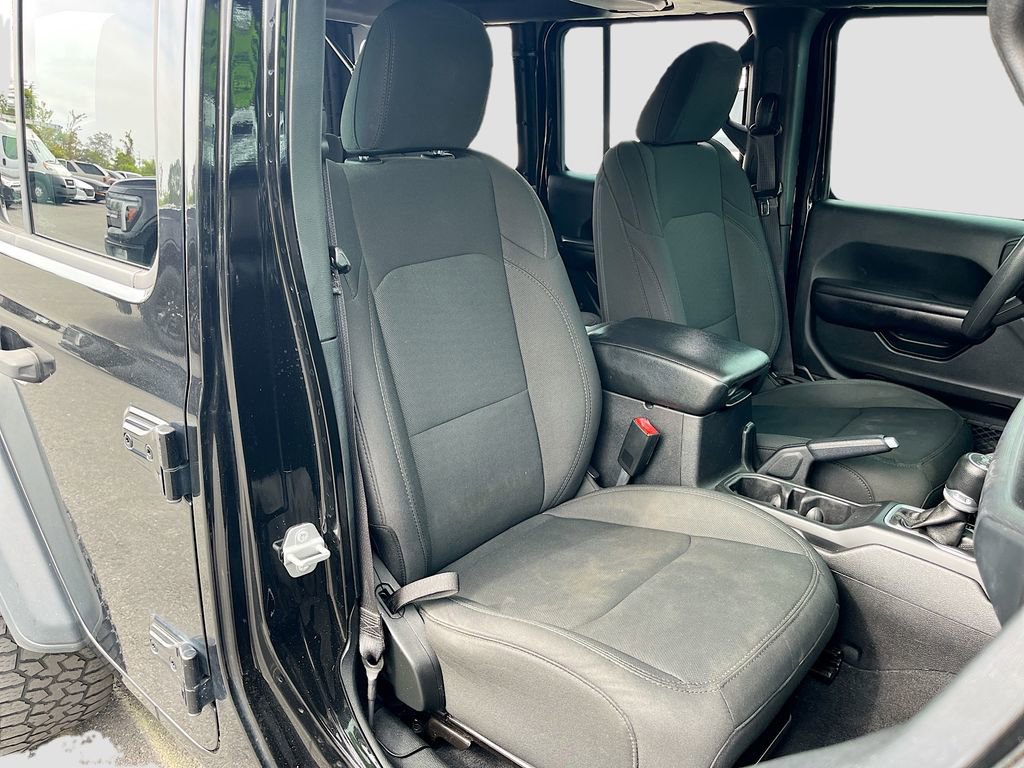 Used 2018 Jeep Wrangler Unlimited Sport image 24