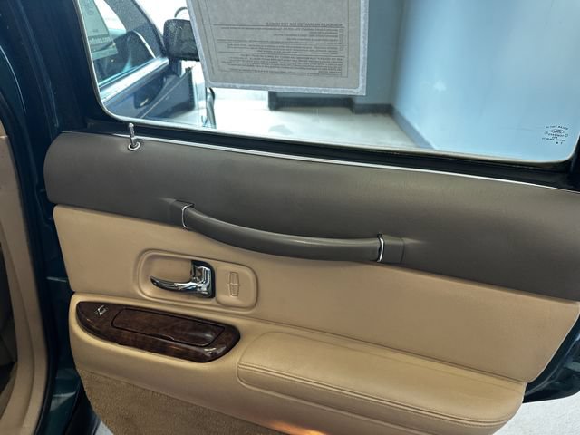 Used 1997 Lincoln Town Car Signature RWD image 36