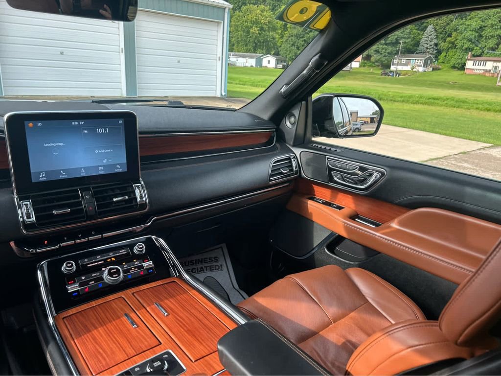 Used 2018 Lincoln Navigator L Reserve image 17