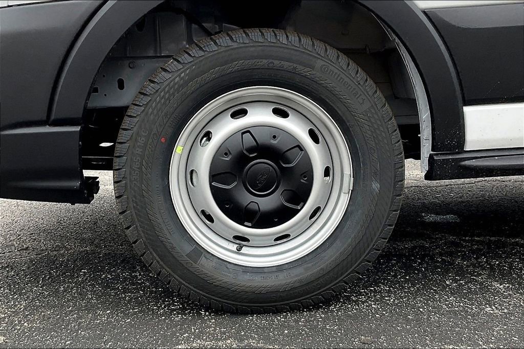 New 2026 Ford Transit 250 148 Medium Roof image 4