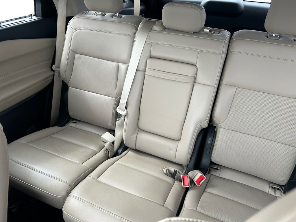 Used 2023 Ford Explorer Limited w/ Equipment Group 301A image 15