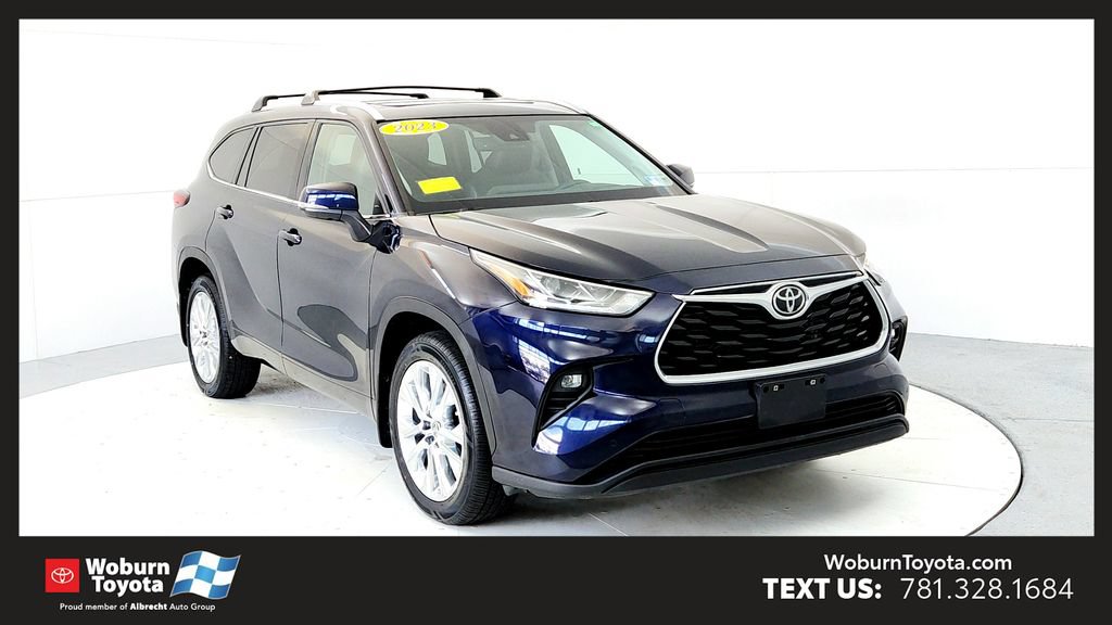 Used 2023 Toyota Highlander Limited AWD/4WD image 1
