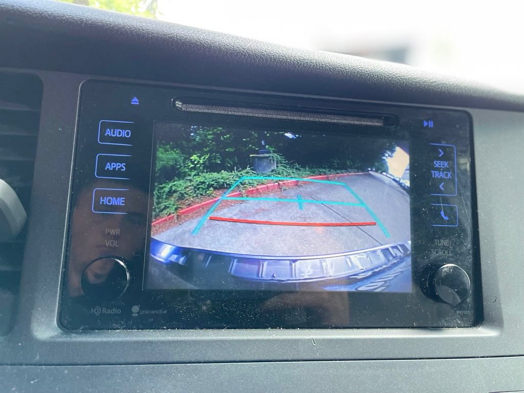 Used 2015 Toyota Sienna LE AWD/4WD image 16