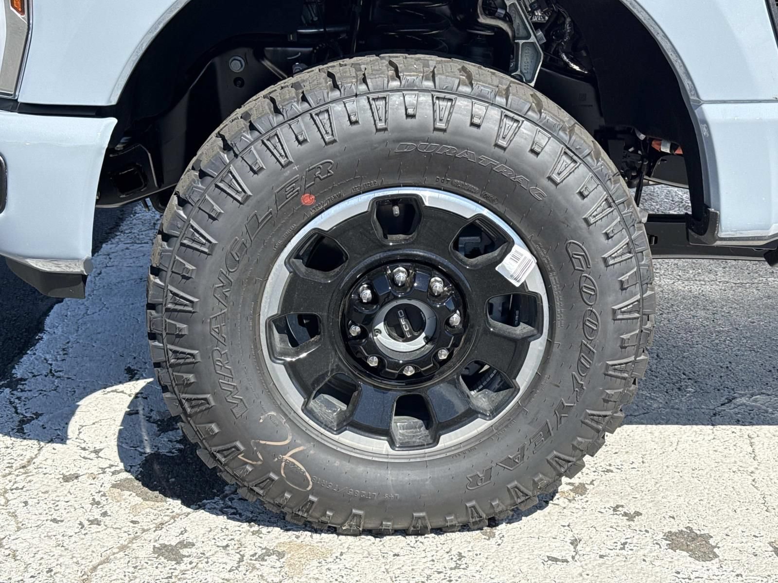 New 2026 Ford F250 Platinum w/ Tremor Off-Road Package AWD/4WD image 9