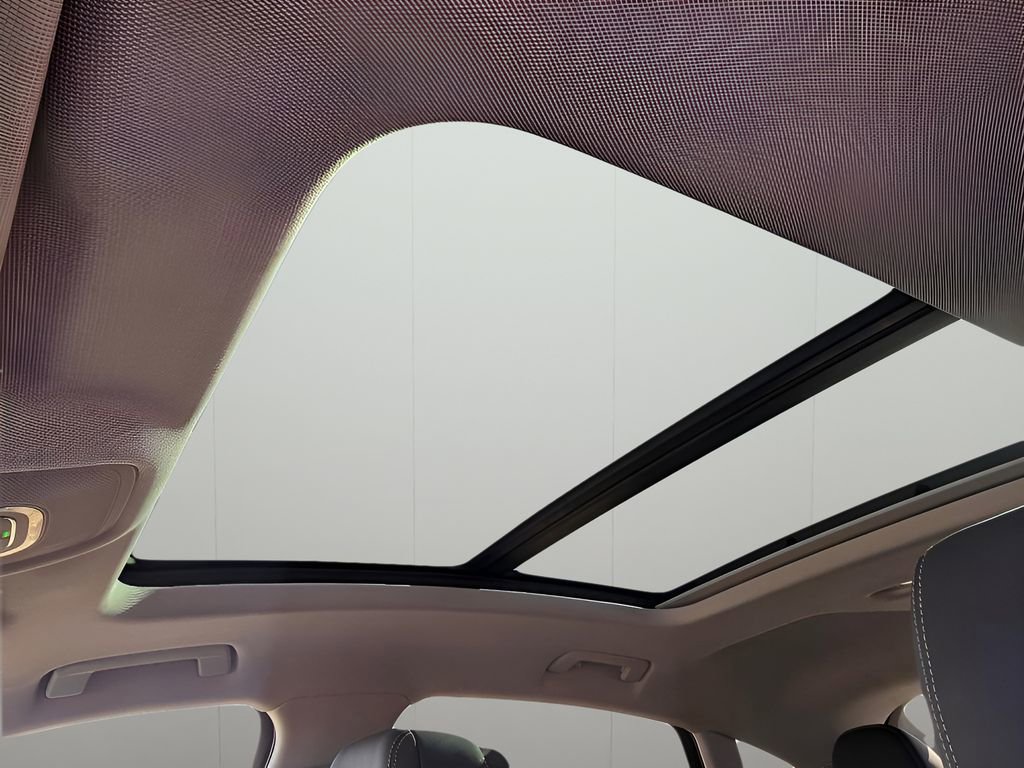 Used 2020 Audi e-tron Premium Plus image 25