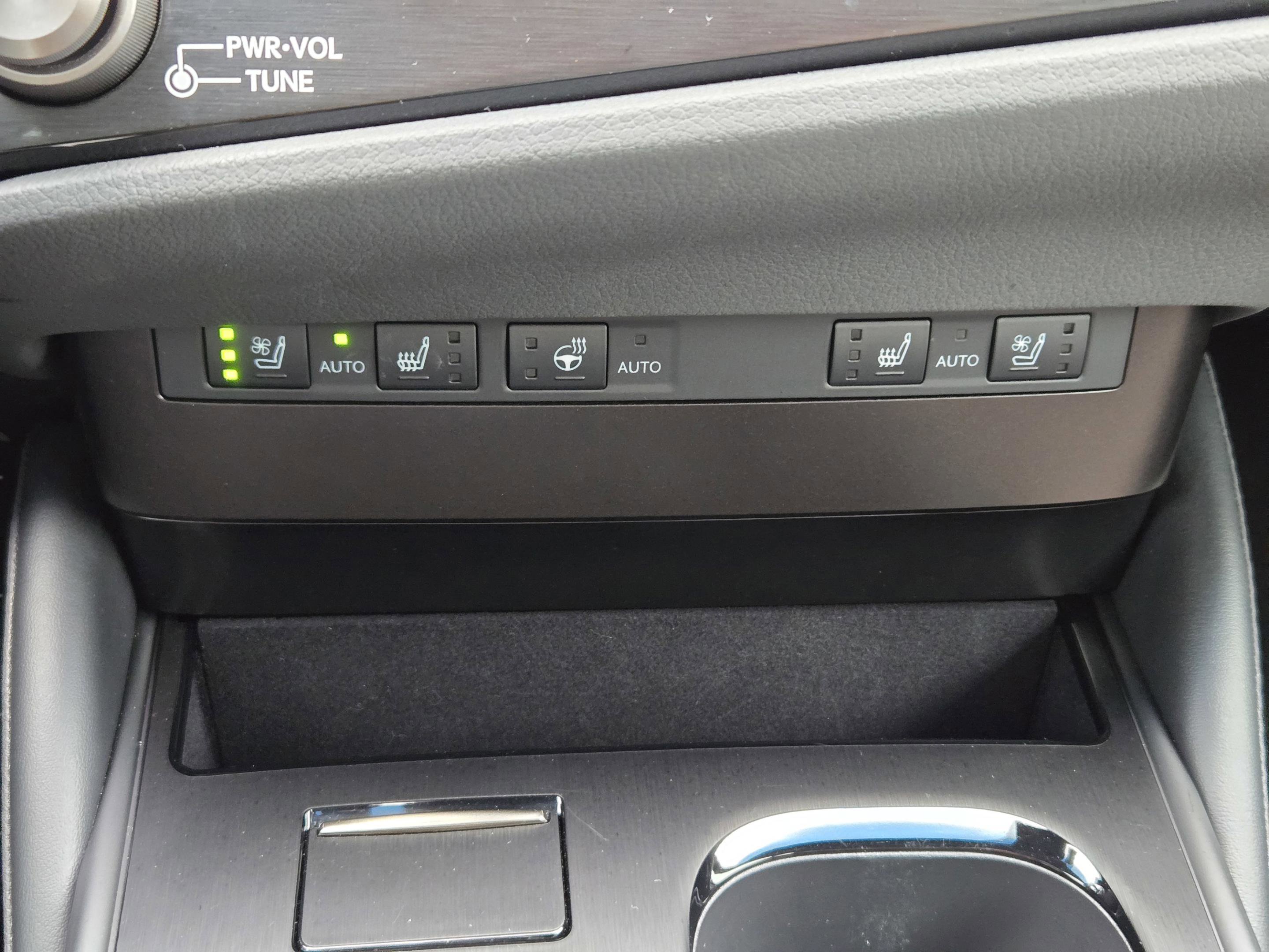 Certified 2025 Lexus ES 300h w/ Premium Package FWD image 17
