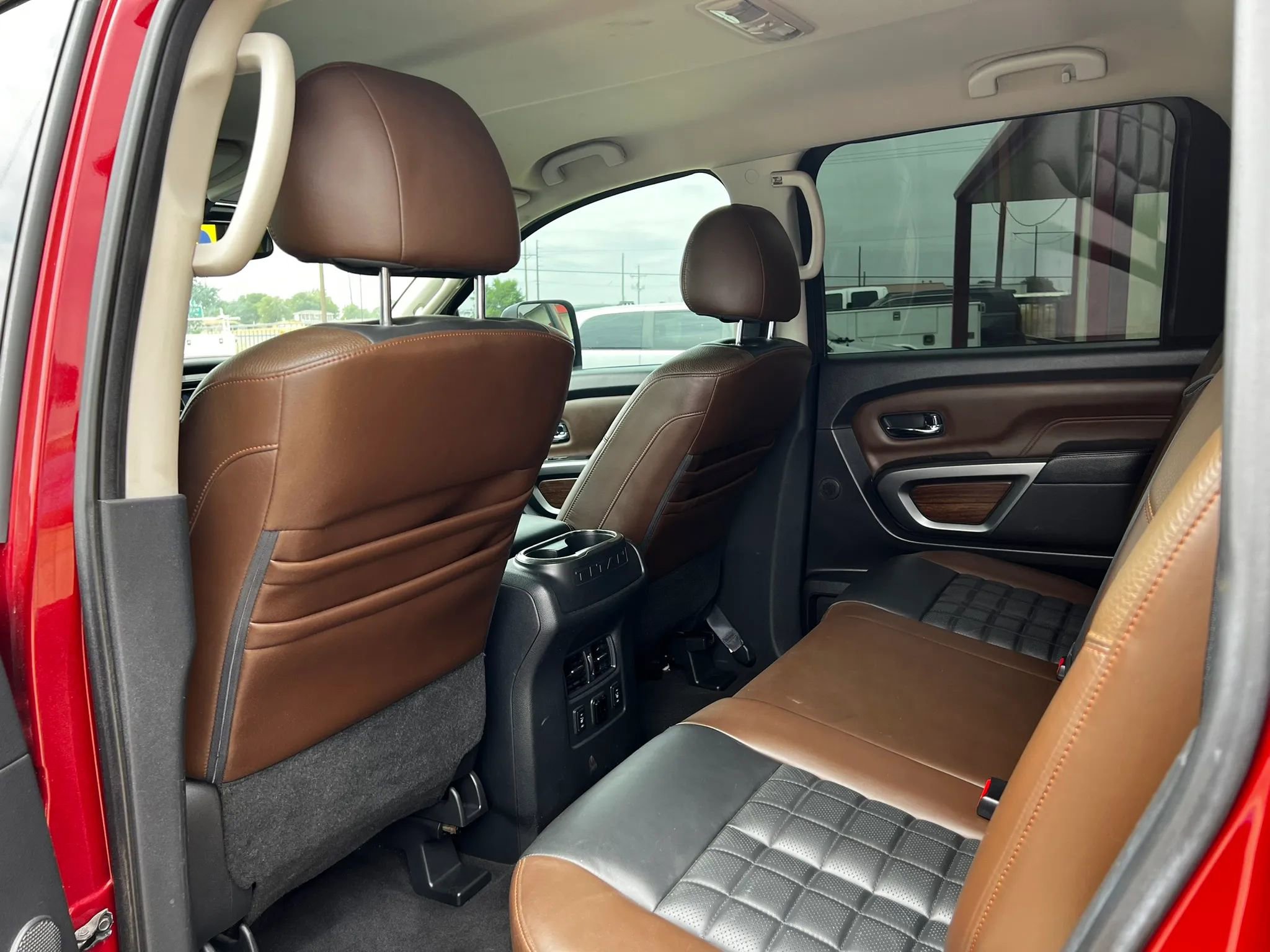 Used 2016 Nissan Titan Platinum Reserve RWD image 25