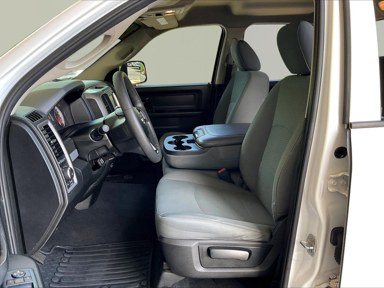 Used 2019 RAM 1500 Express AWD/4WD image 21