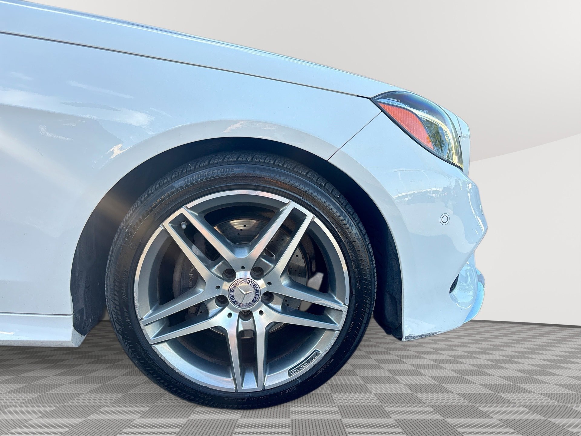 Used 2016 Mercedes-Benz E 400 Sedan image 31