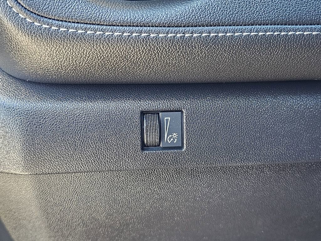 Used 2023 Chevrolet Colorado LT w/ LT Convenience Package image 27