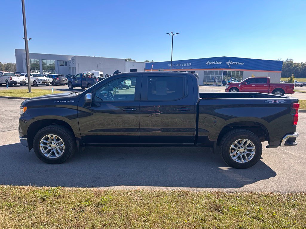 Used 2023 Chevrolet Silverado 1500 LT AWD/4WD image 7