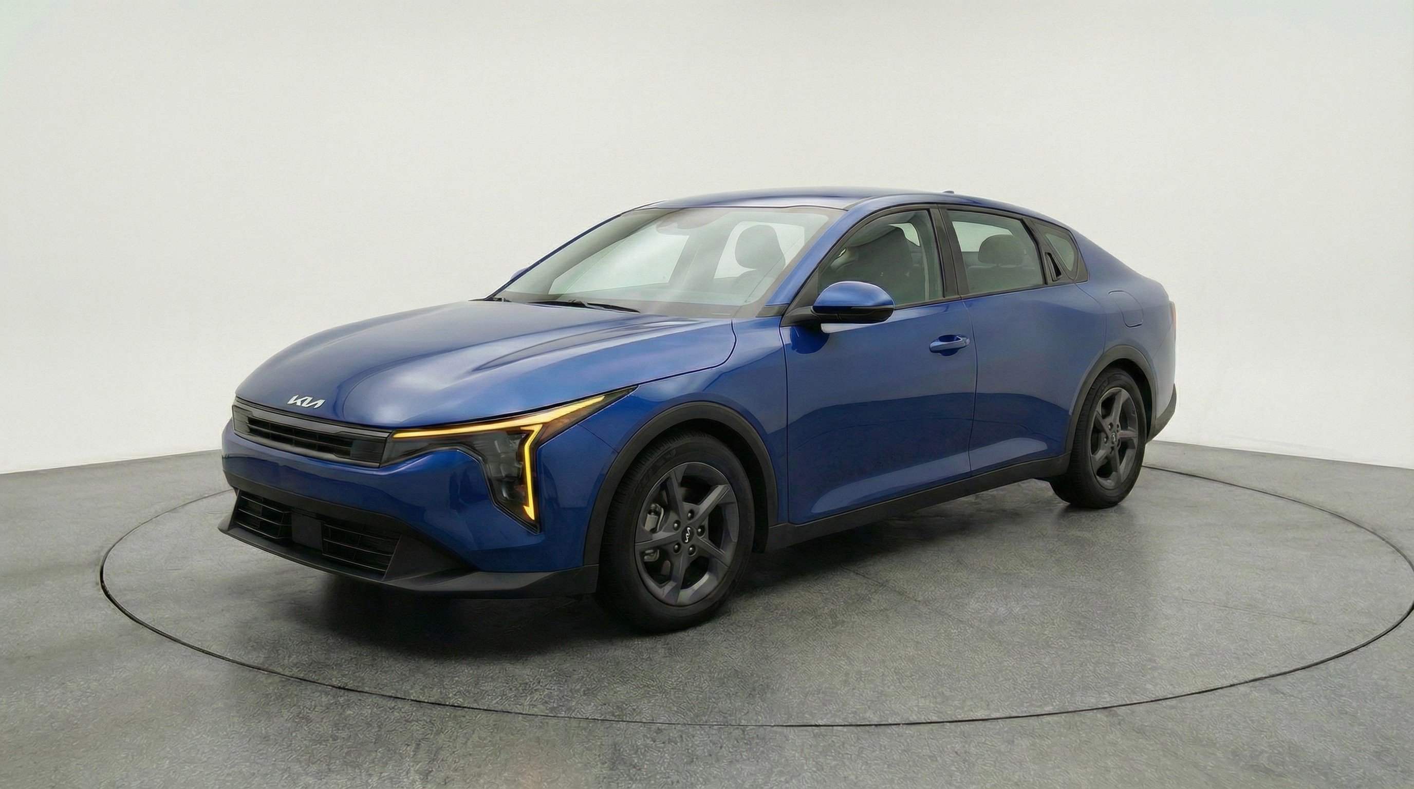 Used 2025 Kia K4 FWD image 3