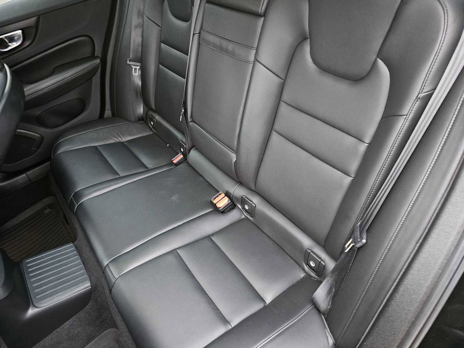 Used 2022 Volvo S60 T8 R-Design Expression w/ Advanced Package image 17