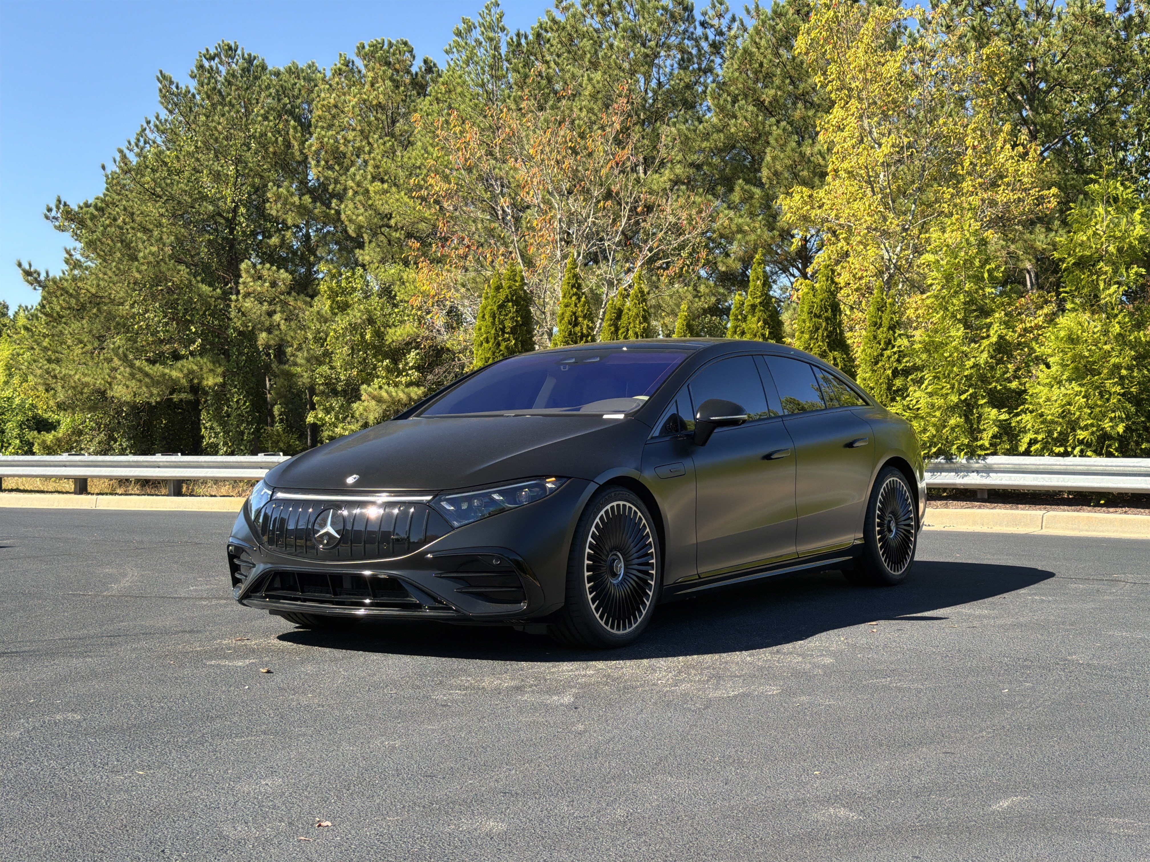 Used 2022 Mercedes-Benz EQS AMG 4MATIC w/ Exclusive Trim Package image 15