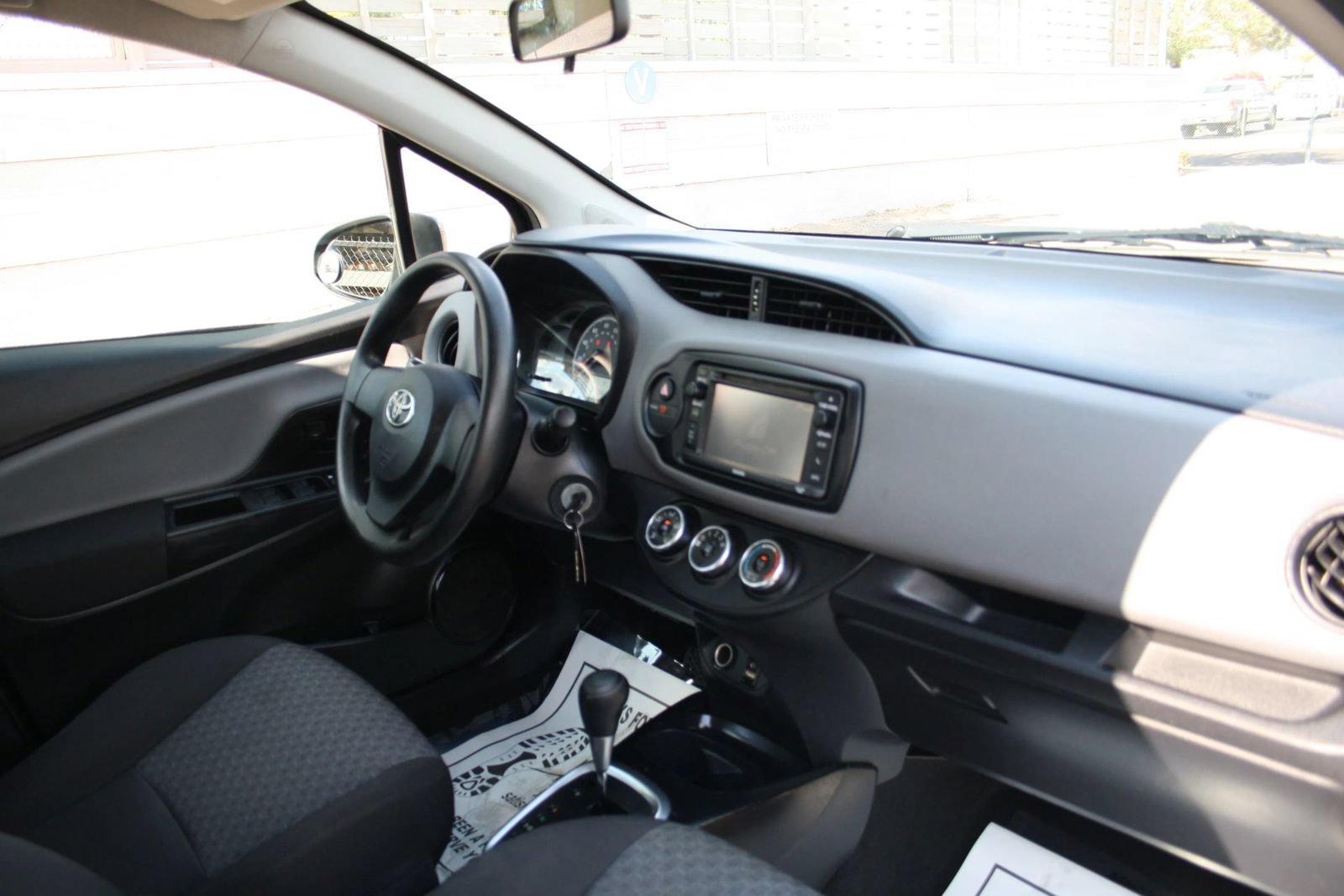 Used 2015 Toyota Yaris L FWD image 7