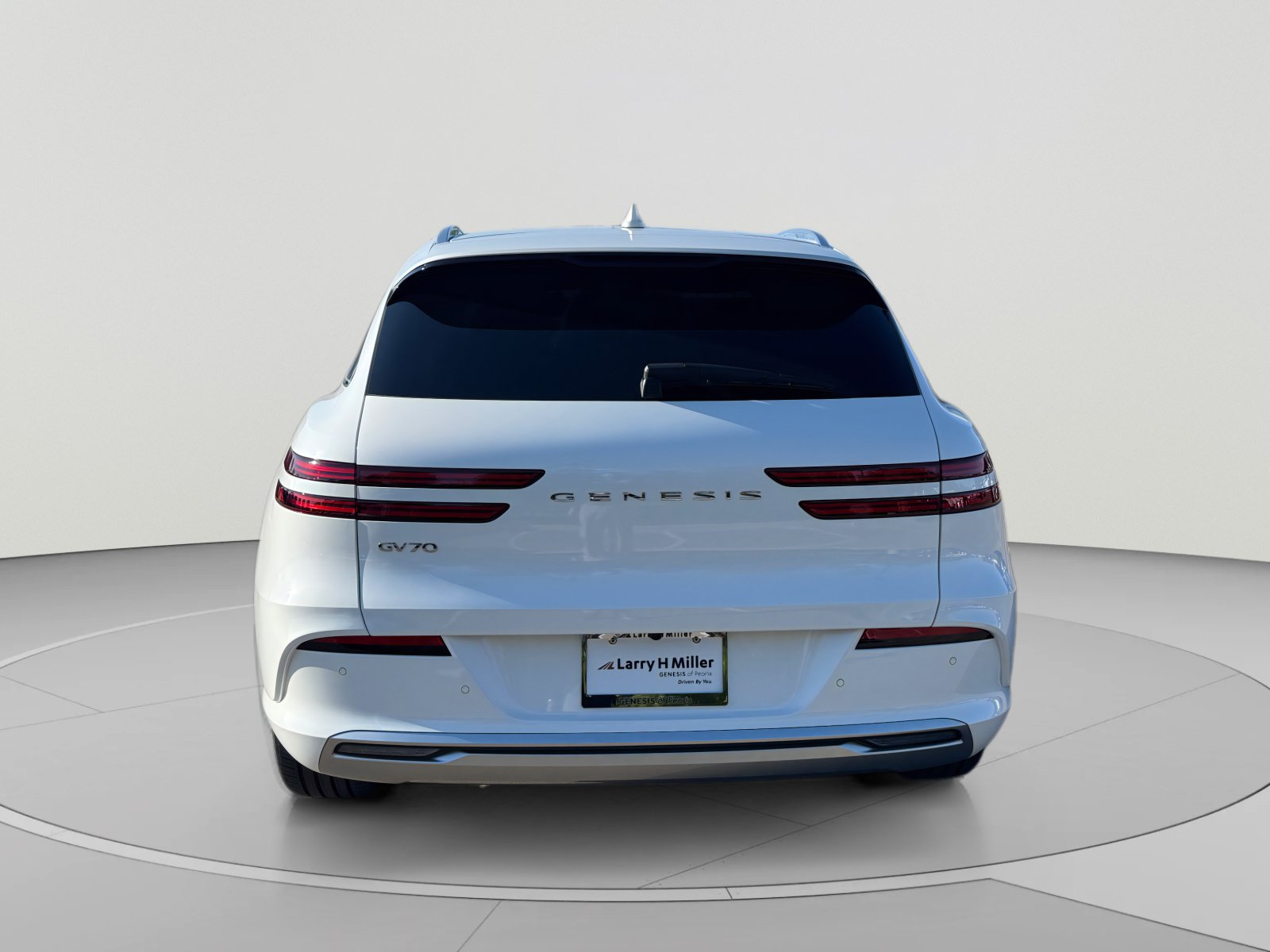 Used 2025 Genesis Electrified GV70 AWD/4WD image 4