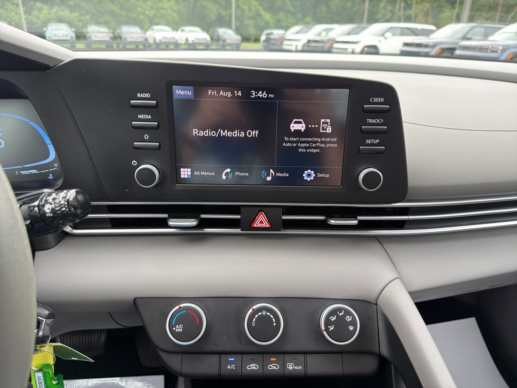 Certified 2024 Hyundai Elantra SE FWD image 13