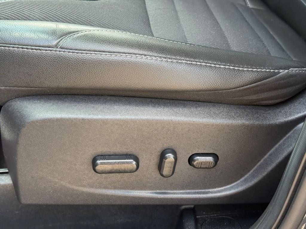 Used 2015 Ford Escape SE w/ SE Chrome Package FWD image 18