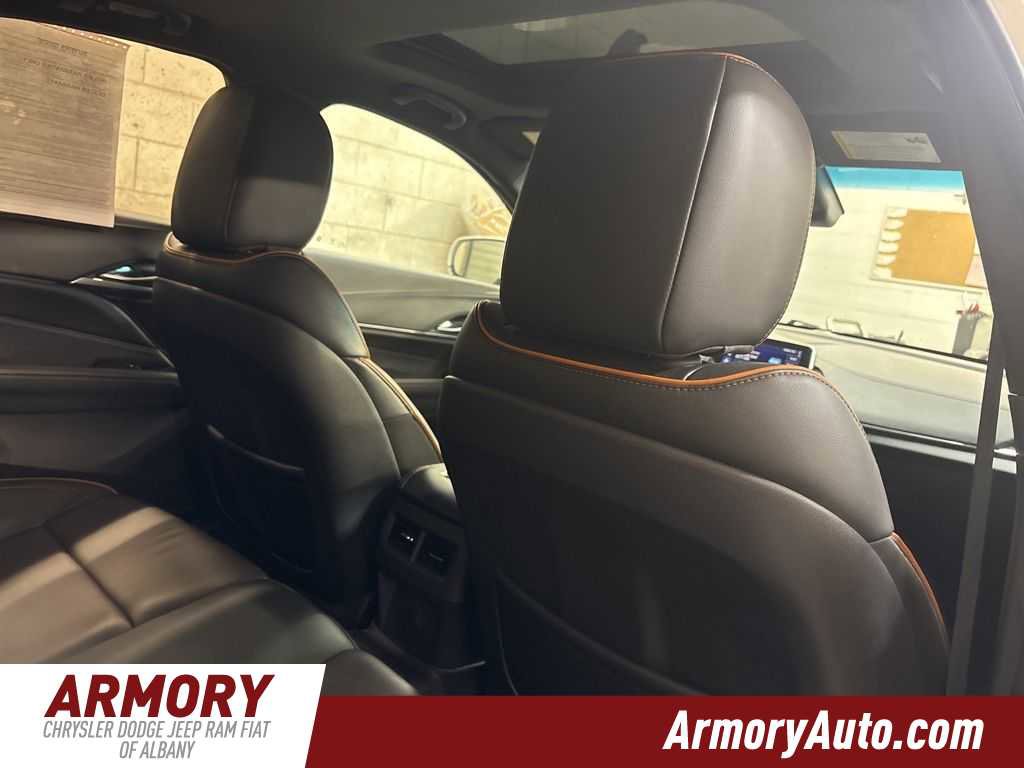 Used 2021 Cadillac CT4 V w/ Technology Package image 35