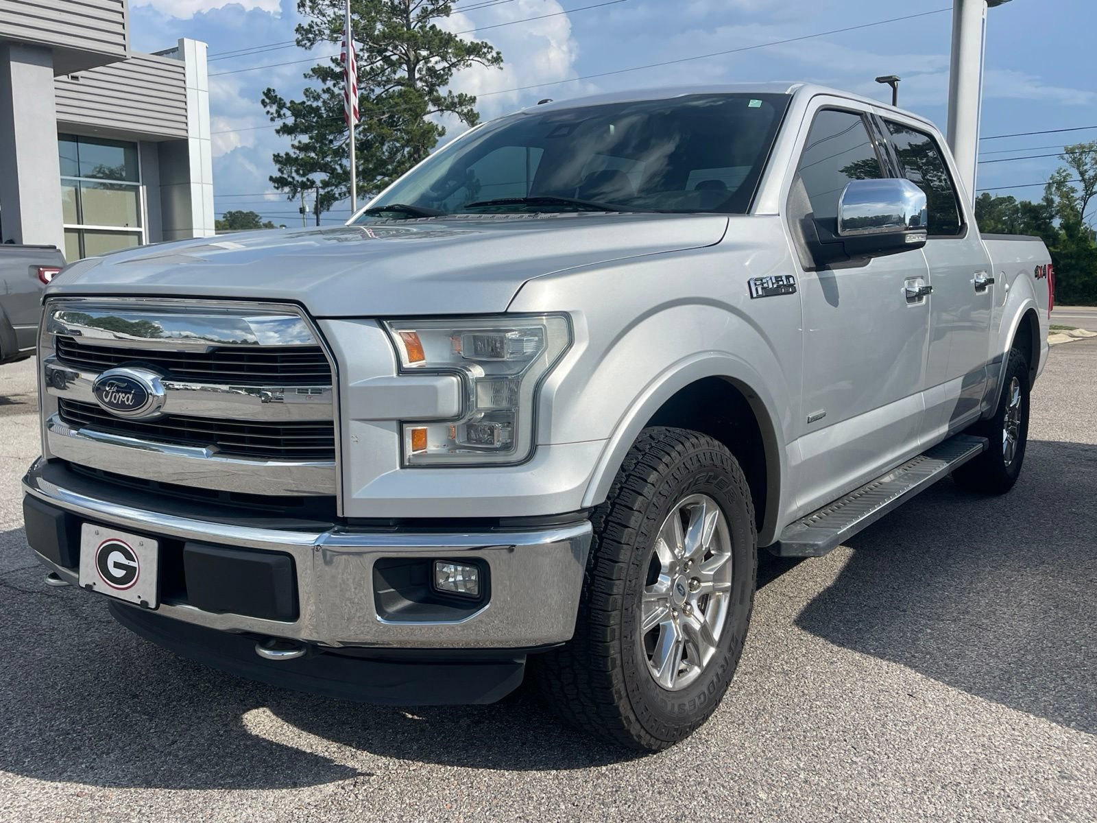Used 2015 Ford F150 Lariat w/ Equipment Group 502A Luxury AWD/4WD image 3
