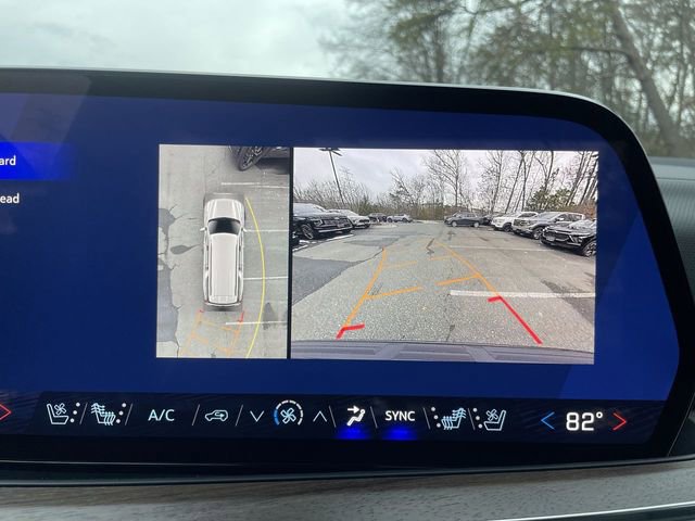 New 2026 Chevrolet Suburban High Country image 17