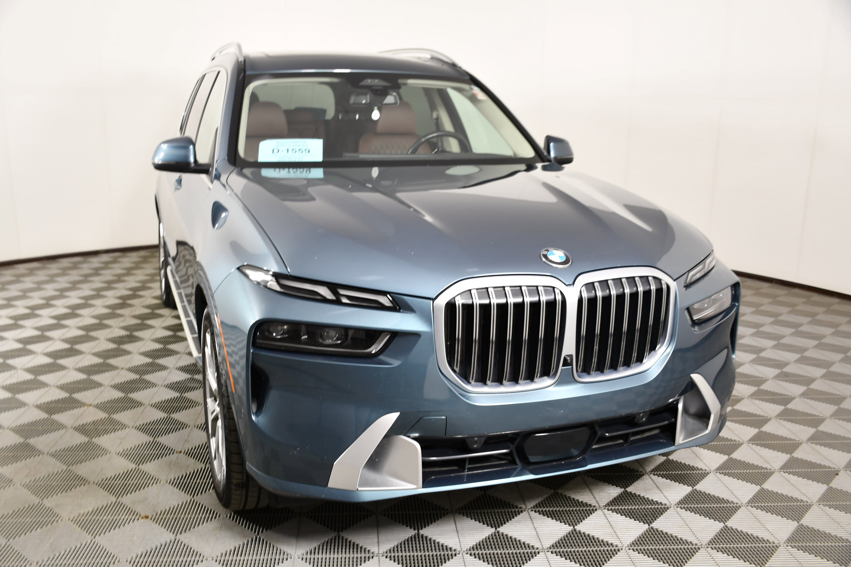 Used 2025 BMW X7 xDrive40i image 3