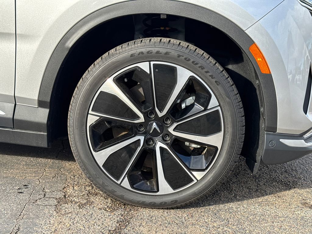New 2025 VinFast VF 8 Plus AWD/4WD image 7