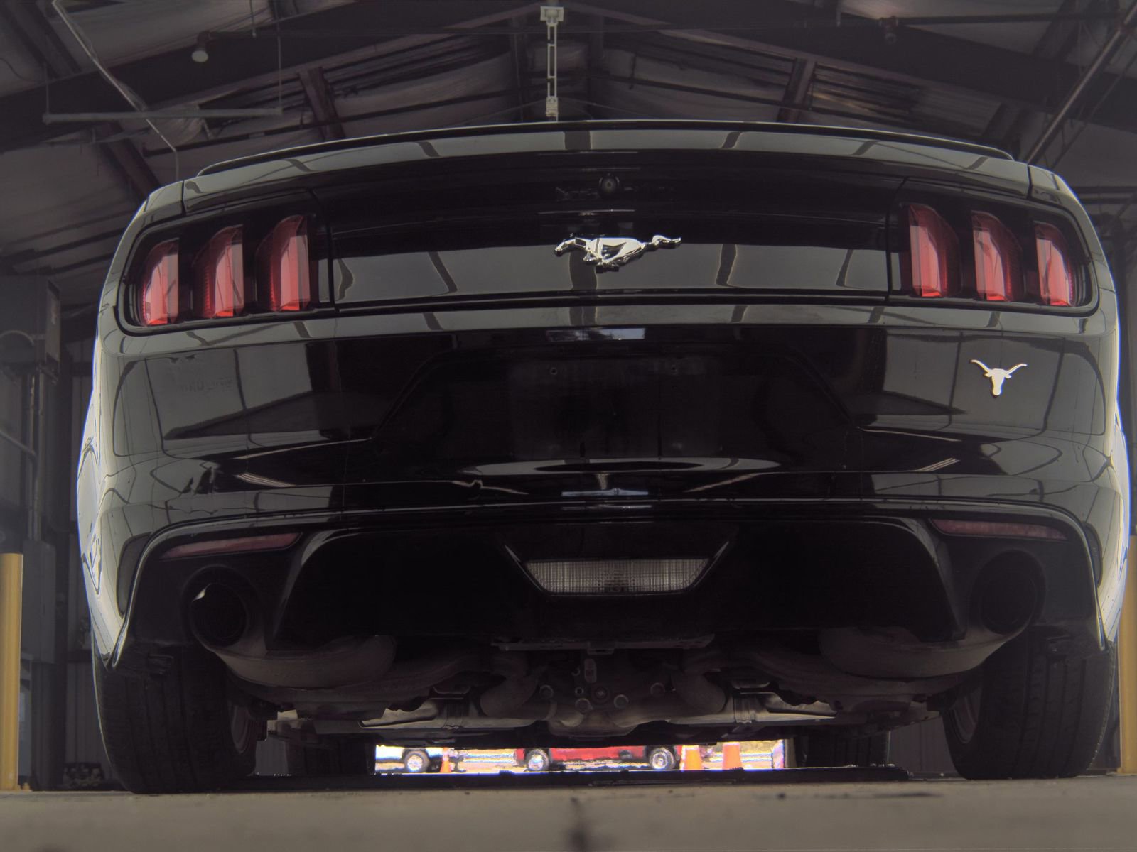 Used 2017 Ford Mustang EcoBoost image 11