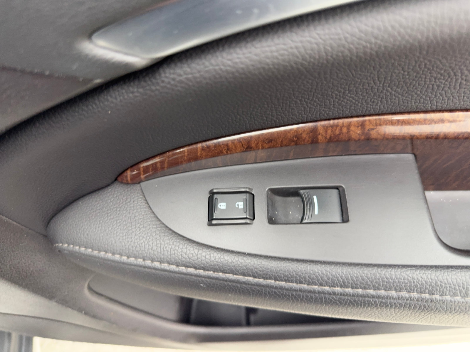 Used 2020 Acura MDX FWD image 35