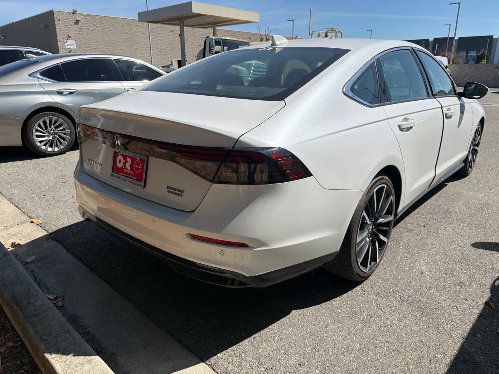 Used 2024 Honda Accord Touring image 4