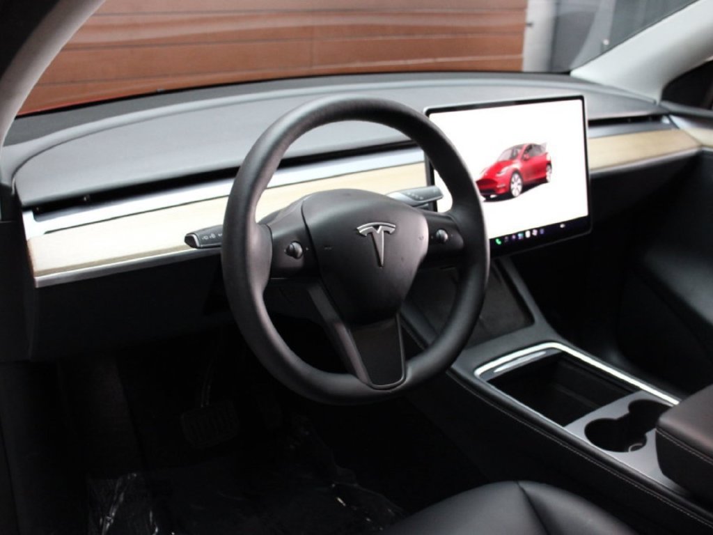 Used 2023 Tesla Model Y Long Range AWD/4WD image 18