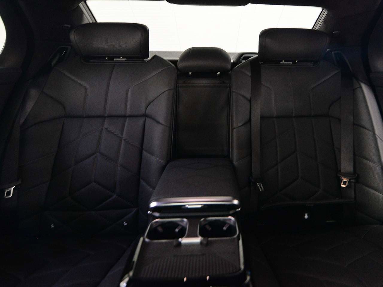 New 2026 BMW 760i xDrive w/ Luxury Rear Seating Package image 10