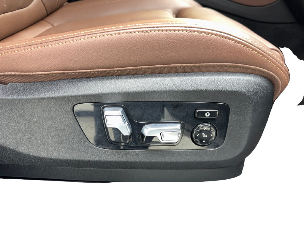 Used 2021 BMW X5 sDrive40i w/ M Sport Package RWD image 49