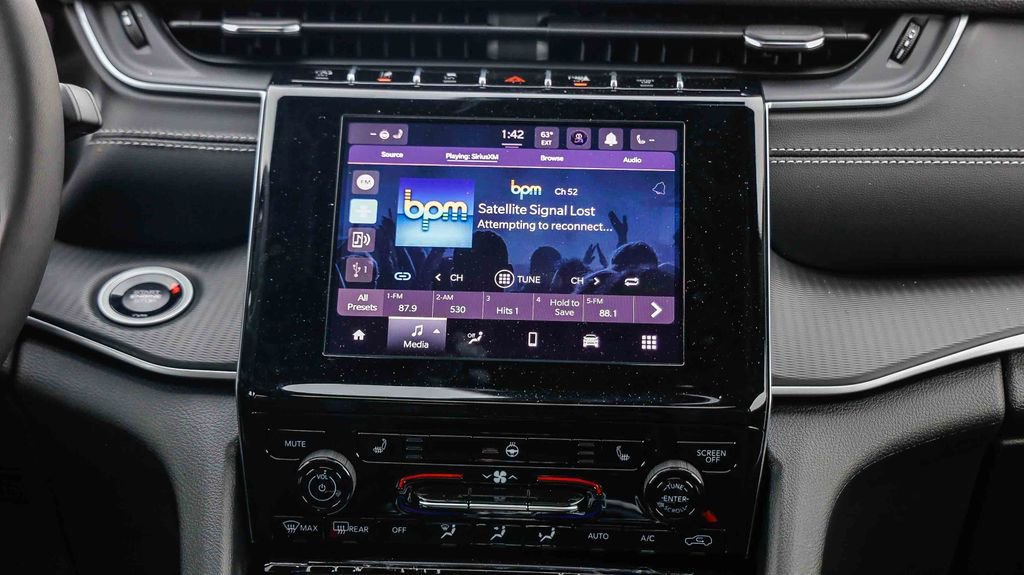 New 2025 Jeep Grand Cherokee L Altitude image 15