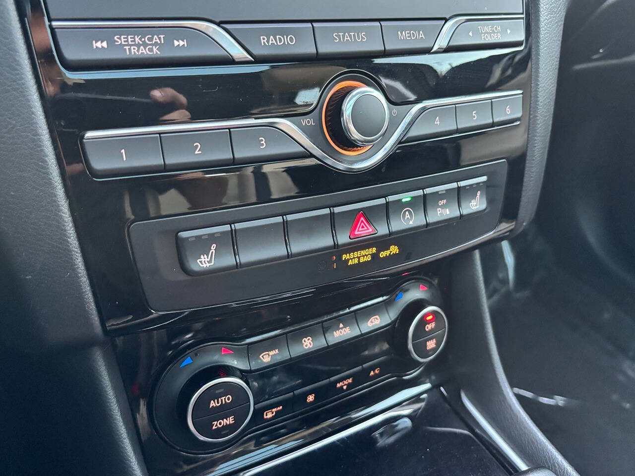 Used 2019 INFINITI QX30 w/ Navigation Package image 40