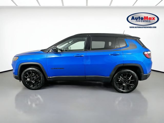 Used 2023 Jeep Compass Latitude w/ Sun and Sound Group AWD/4WD image 9