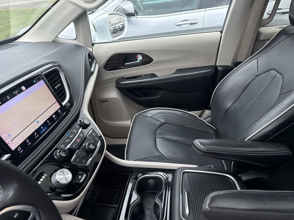 Used 2022 Chrysler Pacifica Limited image 48