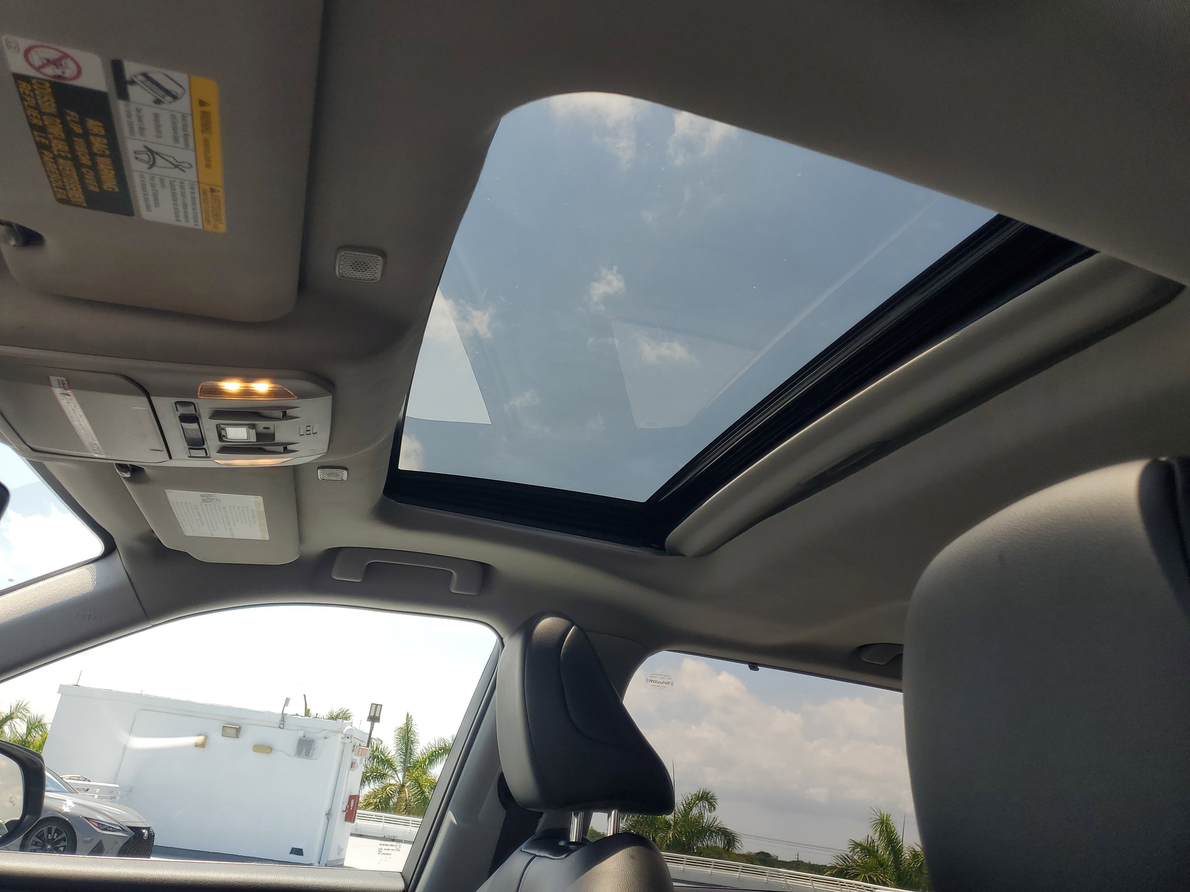 Used 2023 Toyota Highlander XLE FWD image 18