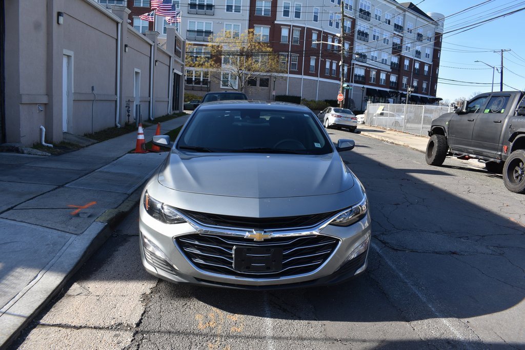Used 2024 Chevrolet Malibu LT image 3