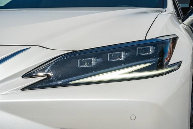 Used 2024 Lexus ES 350 Ultra Luxury w/ Accessory Package (Z2) FWD image 13