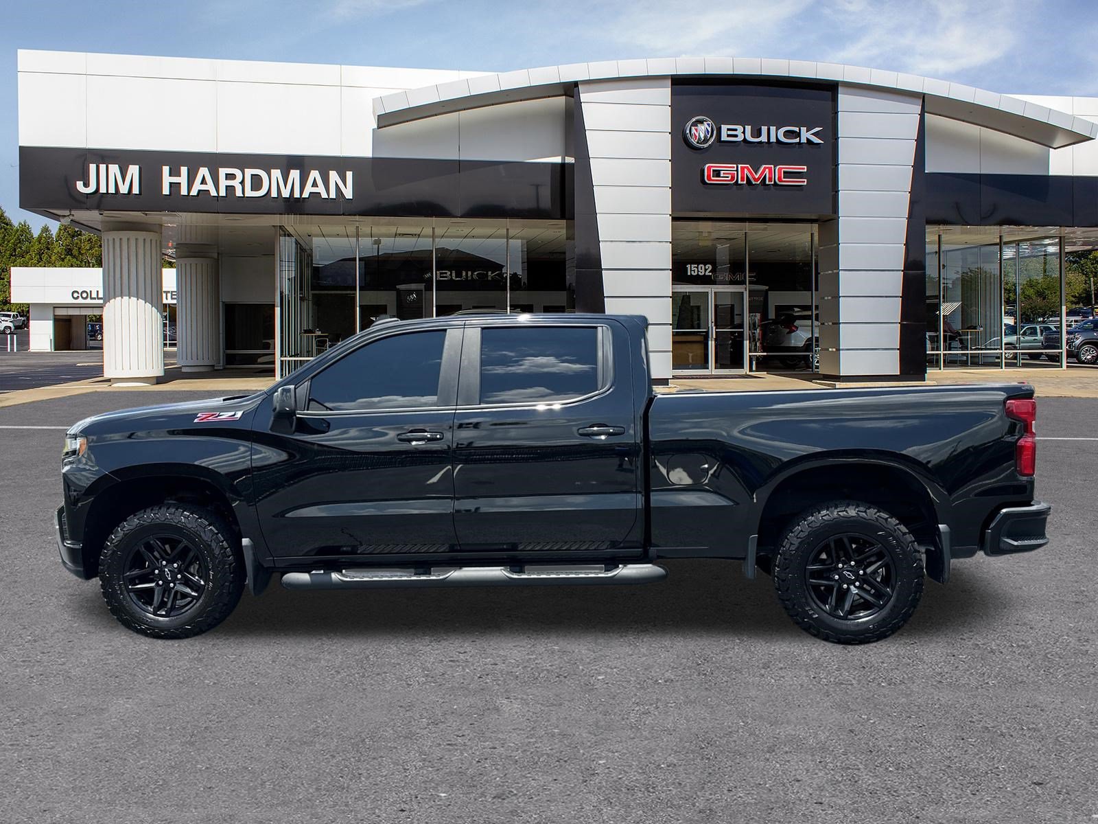 Used 2019 Chevrolet Silverado 1500 LT Trail Boss w/ Convenience Package AWD/4WD image 4